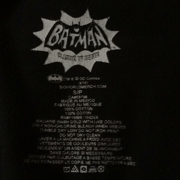 HOT TOPIC Batman Logo Graphic Tee - Picture 4 of 4